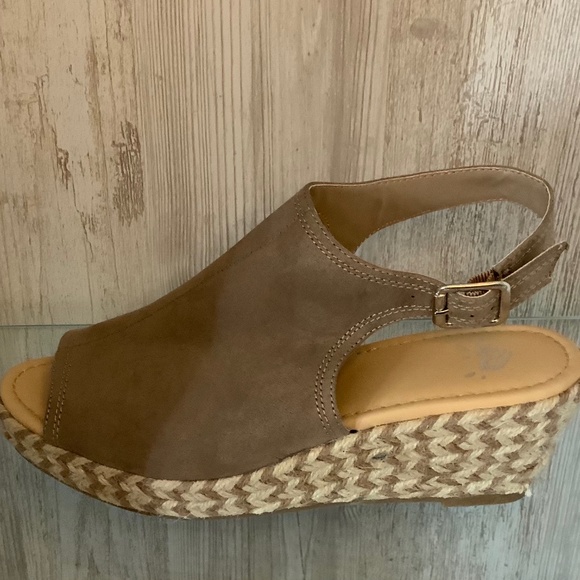 Rope-Lined Espadrille Sandals - Picture 2 of 3